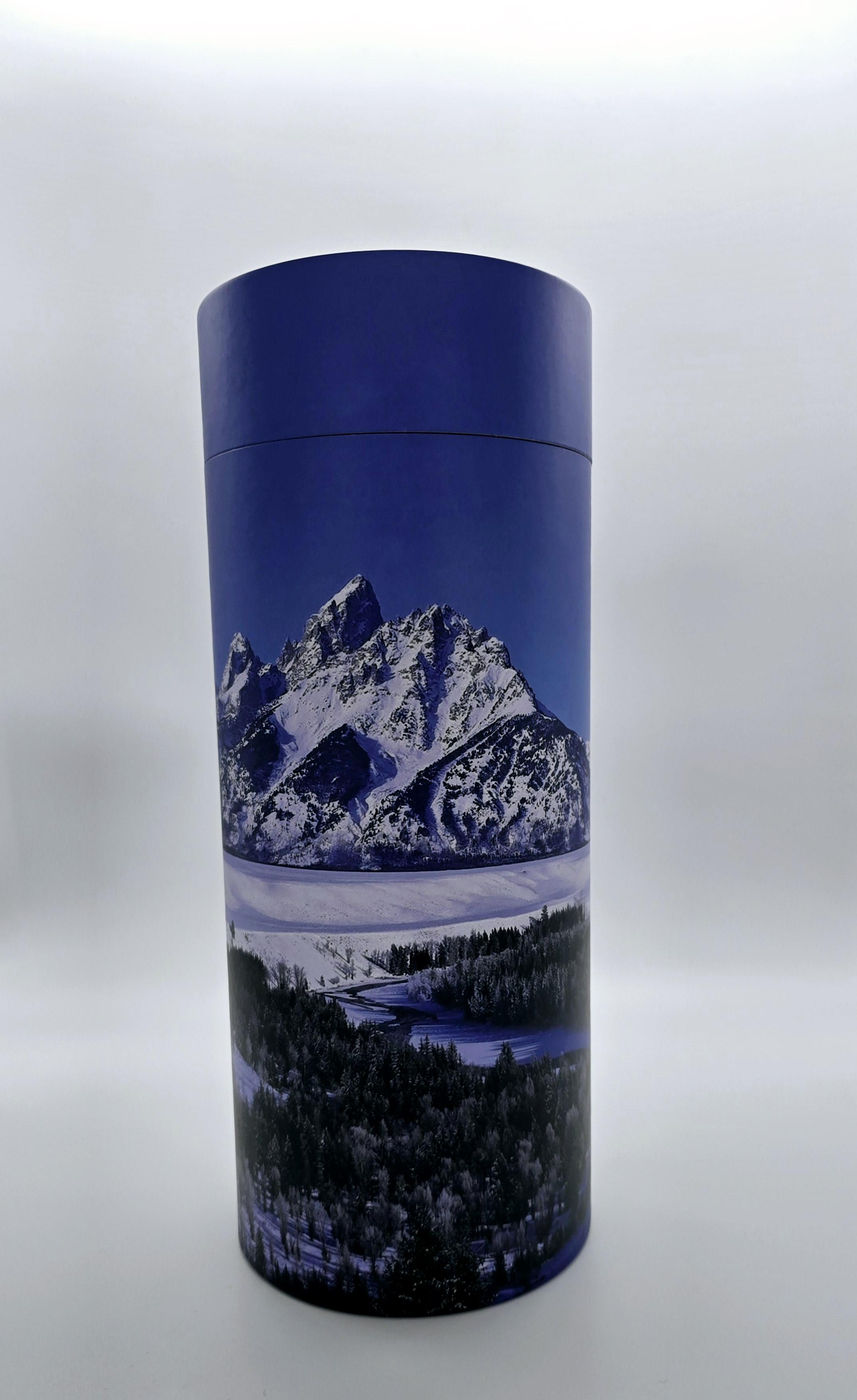 Urne Biodegradable En Carton Montagne. Urne De Dispersion
Ref : U1250aa Biodegradable En Carton U1250aa Montagne